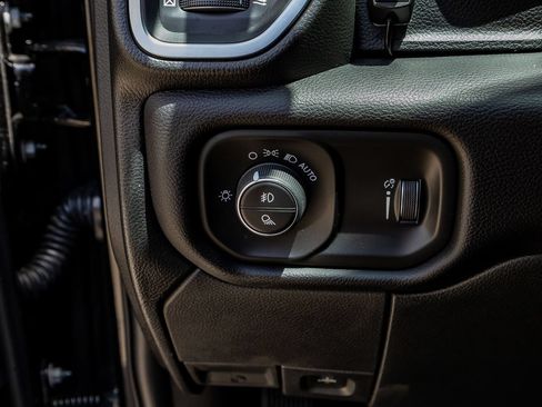 Used 2025 RAM 3500 Big Horn AWD/4WD image 15