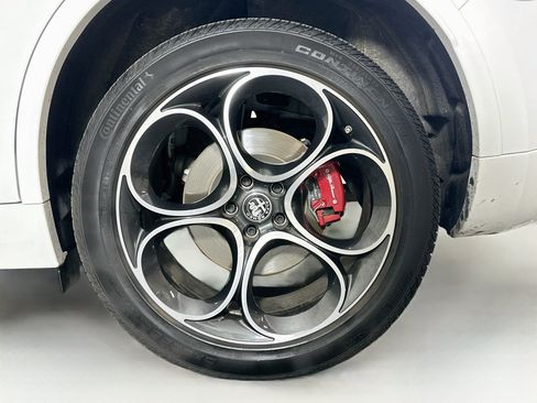 Used 2023 Alfa Romeo Stelvio Veloce AWD/4WD image 11