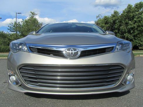 Used 2015 Toyota Avalon XLE Touring FWD image 4