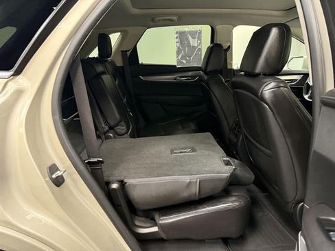 Used 2017 Cadillac XT5 Luxury image 19