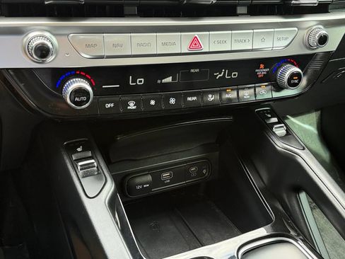 Used 2023 Kia Telluride S FWD image 28