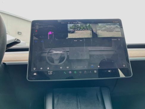 Used 2025 Tesla Model Y Long Range RWD image 16