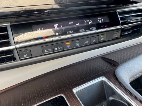 Certified 2024 Toyota Sienna XLE image 17