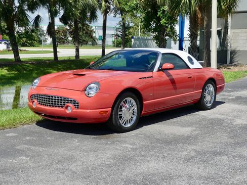 Used 2003 Ford Thunderbird image 3