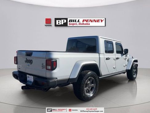 Used 2023 Jeep Gladiator Willys image 5