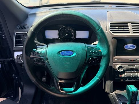 Used 2017 Ford Explorer XLT w/ Equipment Group 202A FWD image 19