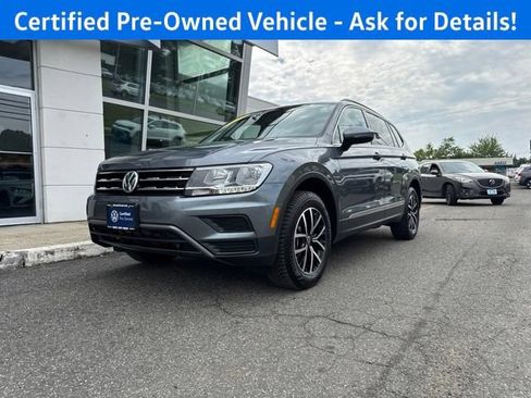 Certified 2021 Volkswagen Tiguan SE w/ Panoramic Sunroof Package AWD/4WD image 3