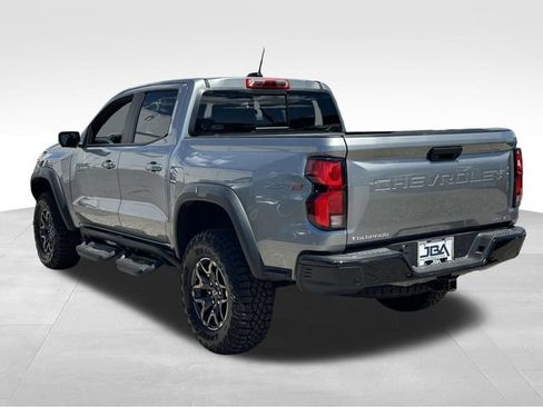 Used 2025 Chevrolet Colorado ZR2 w/ Technology Package AWD/4WD image 23