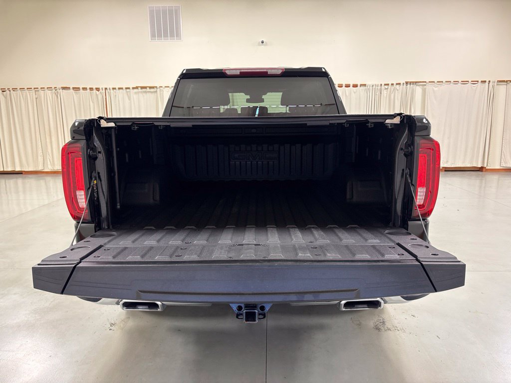 Used 2023 GMC Sierra 1500 SLT w/ SLT Premium Package AWD/4WD image 10