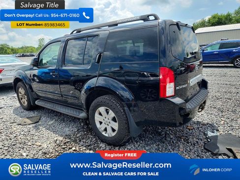 Used 2007 Nissan Pathfinder LE w/ LE Navigation Pkg AWD/4WD image 3