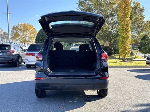 Used 2022 Chevrolet Equinox LS image 20