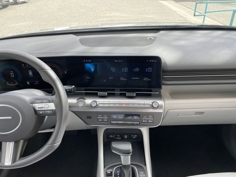 Used 2025 Hyundai Kona SEL image 18