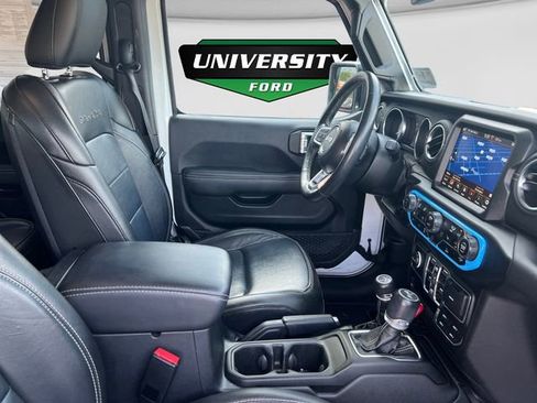 Used 2023 Jeep Wrangler Unlimited Sahara w/ Cold Weather Group AWD/4WD image 25