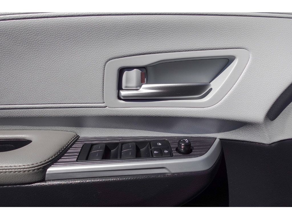 Certified 2026 Toyota Sienna XLE FWD image 12