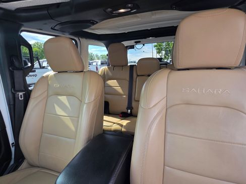 Used 2018 Jeep Wrangler Unlimited Sahara AWD/4WD image 20