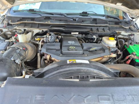 Used 2017 RAM 3500 Tradesman w/ Chrome Appearance Group AWD/4WD image 9