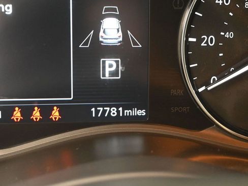 Used 2024 Nissan Kicks SV image 27