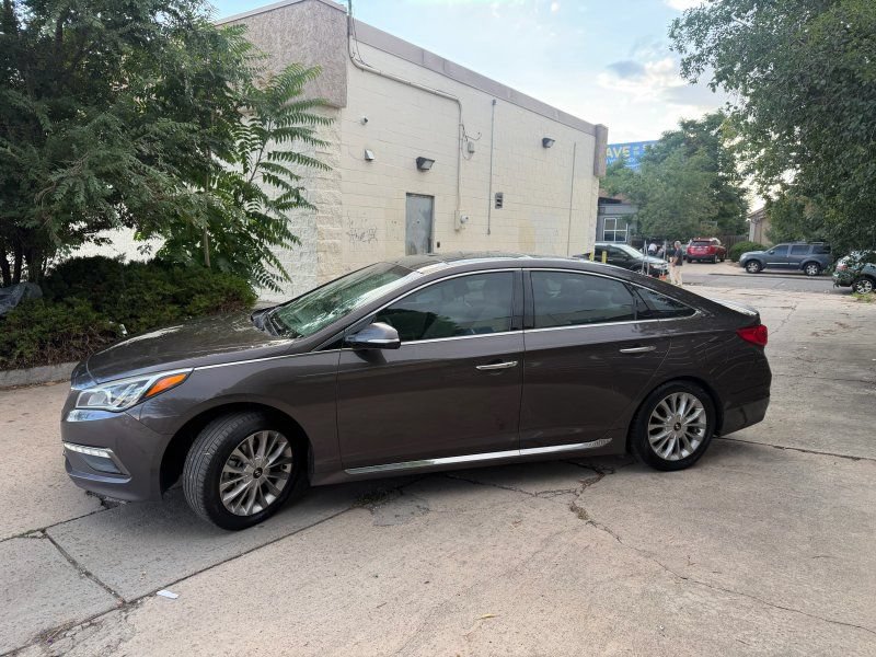 Used 2015 Hyundai Sonata Limited w/ Option Group 06 FWD image 7