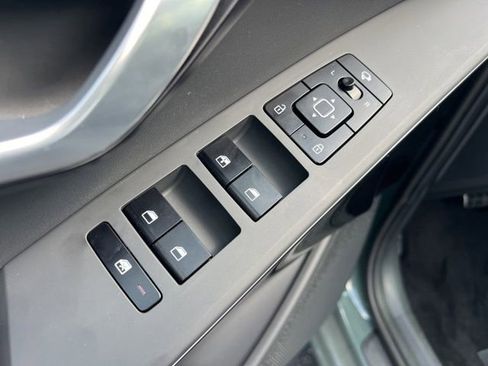 Certified 2024 Kia Niro EX Touring image 33