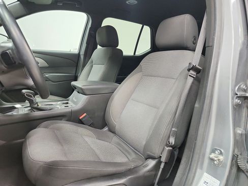 Used 2023 Chevrolet Traverse LT FWD image 10