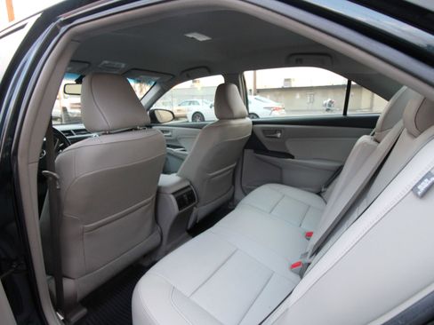 Used 2016 Toyota Camry XLE image 20