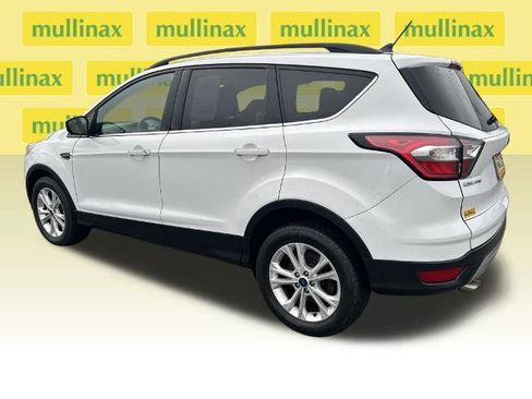 Certified 2018 Ford Escape SE w/ SE Sync 3 Package image 11