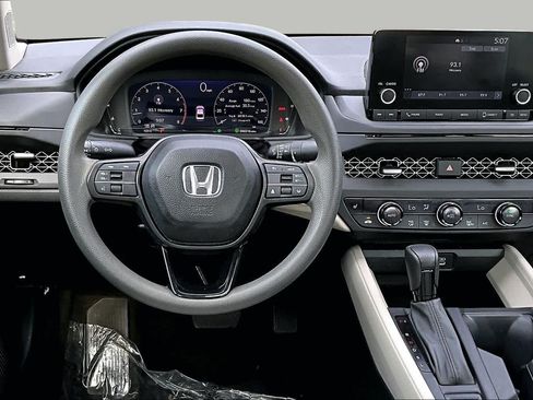 Used 2023 Honda Accord EX image 6