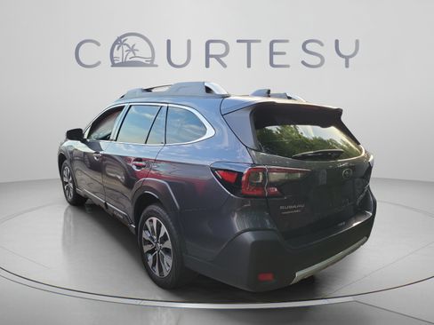 Used 2023 Subaru Outback Touring AWD/4WD image 2