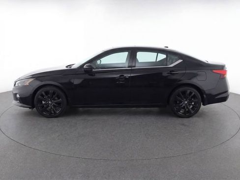 Used 2022 Nissan Altima 2.5 SR w/ Midnight Edition Package FWD image 4
