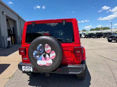 Used 2018 Jeep Wrangler Unlimited Sahara w/ Safety Group AWD/4WD image 5