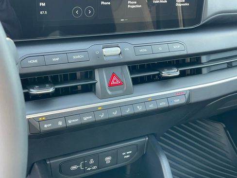 New 2026 Kia K4 LXS image 17