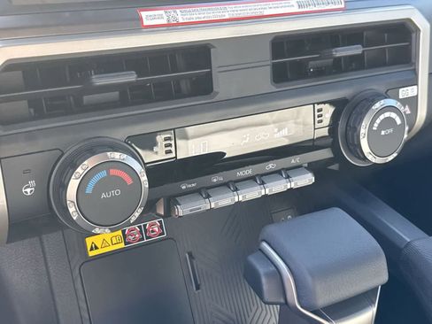 Used 2025 Toyota Tacoma SR5 AWD/4WD image 23