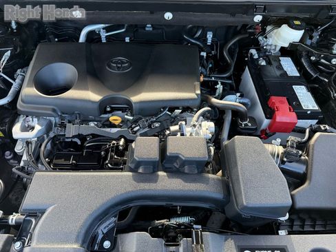 Used 2024 Toyota RAV4 XLE image 31