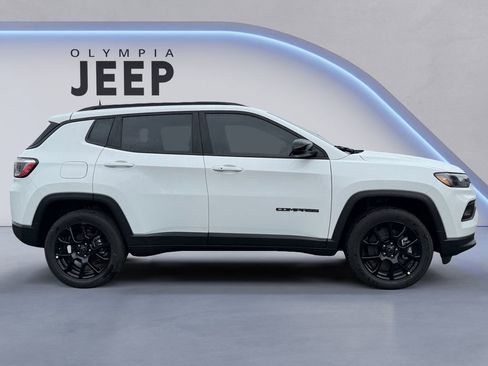 New 2026 Jeep Compass Latitude image 6