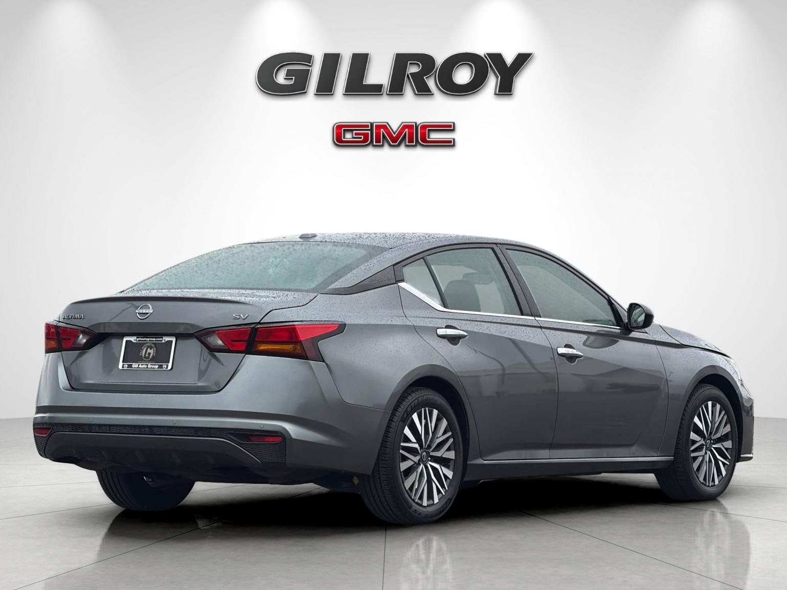 Used 2024 Nissan Altima 2.5 SV FWD image 3