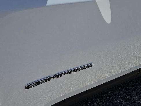 Used 2025 Jeep Compass Limited AWD/4WD image 11