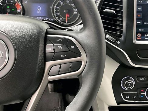 Used 2021 Jeep Cherokee Latitude Lux w/ Sun & Sound Group image 12