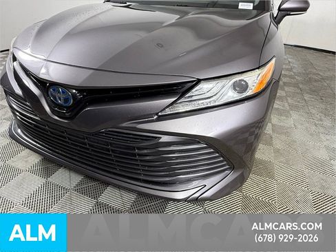 Used 2019 Toyota Camry XLE image 14