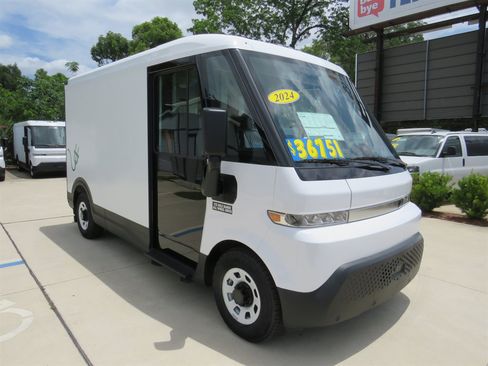 Used 2024 Chevrolet Brightdrop 400 w/ Commercial Equipment Package AWD/4WD image 1