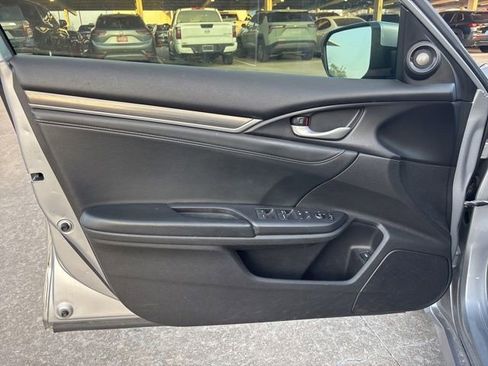 Used 2019 Honda Civic Touring image 13