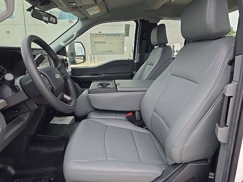 New 2025 Ford F550 XL image 5