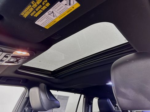 Used 2021 Toyota Highlander XSE image 22