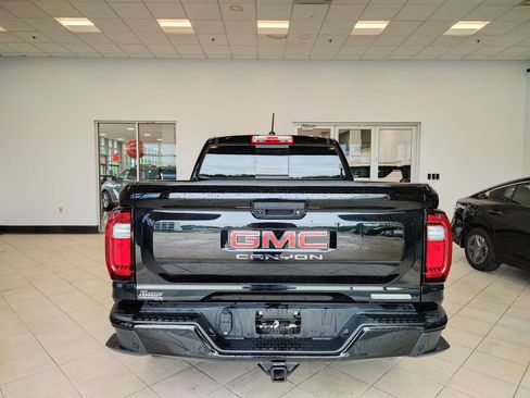 Used 2025 GMC Canyon Elevation w/ Convenience Package AWD/4WD image 3