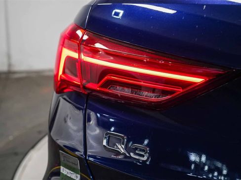 Used 2022 Audi Q3 2.0T Premium Plus image 11
