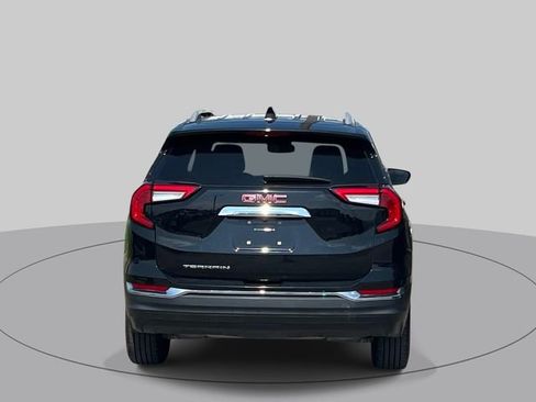 Used 2024 GMC Terrain SLT FWD image 3