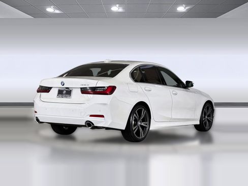 Used 2024 BMW 330i Sedan w/ Convenience Package RWD image 8