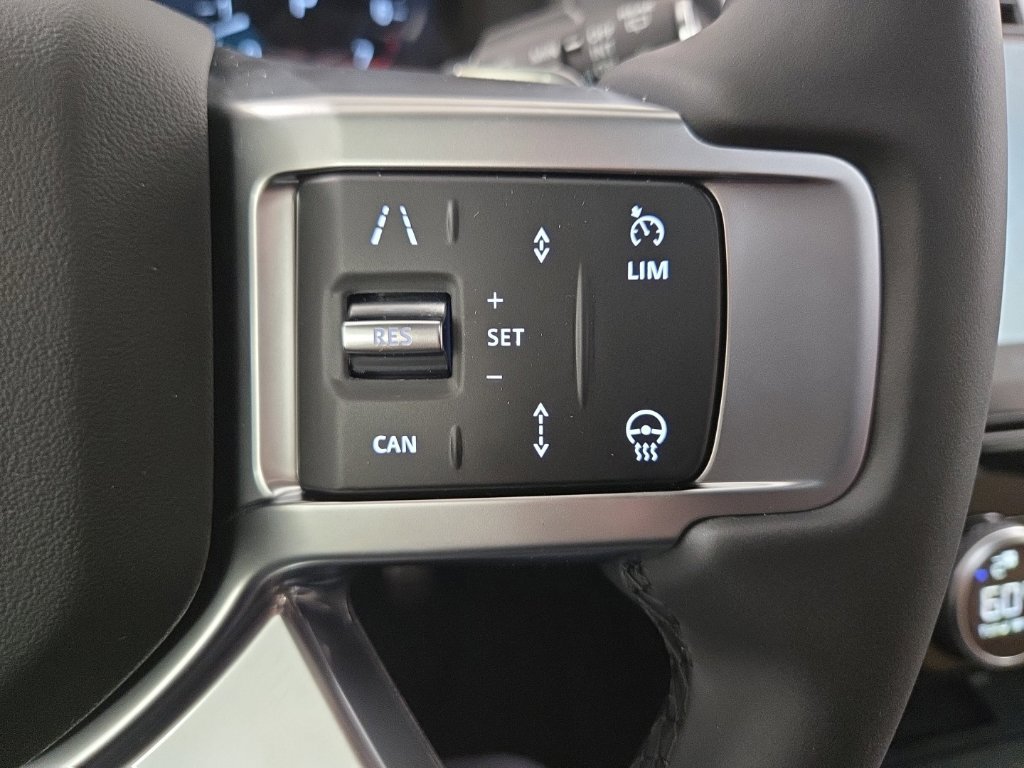 New 2026 Land Rover Discovery Limited Edition AWD/4WD image 17
