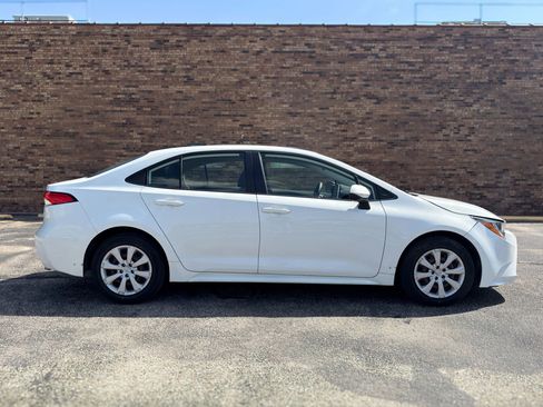 Used 2020 Toyota Corolla LE FWD image 9