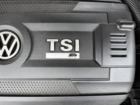 Used 2016 Volkswagen Golf R 4-Door image 3