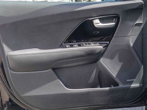 Certified 2017 Kia Niro FWD image 19